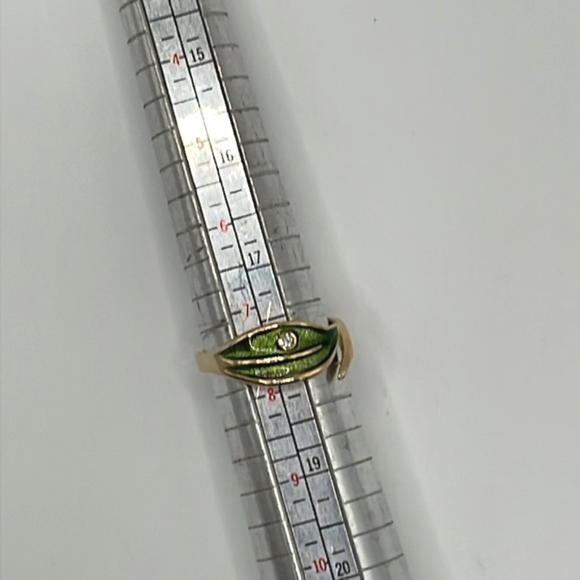 Avon Signed Vintage Leaf Glow Ring Size 7 1/4 - Picture 3 of 6